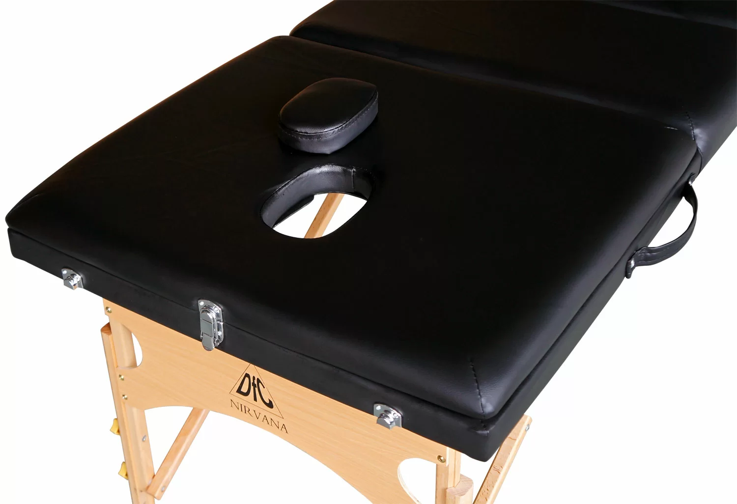 Реальное фото Массажный стол DFC NIRVANA, Relax Pro,  дерев. ножки, цвет черный (Black) TS3021_B1 от магазина СпортСЕ