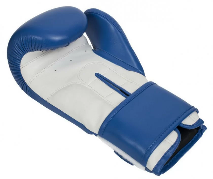 Реальное фото Перчатки боксерские Clinch Fight крас/бел C133 от магазина СпортСЕ