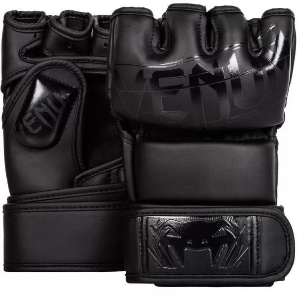 Реальное фото Перчатки для единоборств MMA Venum кож/зам черный от магазина СпортСЕ