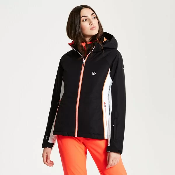 Реальное фото Куртка Thrive Jacket (Цвет 800, Черный) DWP437 от магазина СпортСЕ